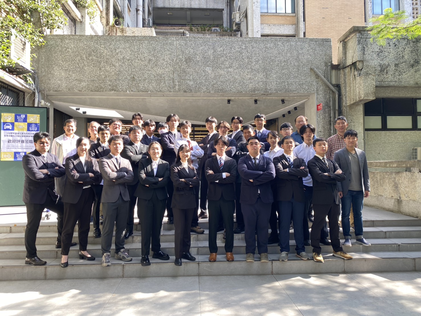 本科辦理第四屆實務專題成果海報展，學生表現優異。(2025/12/17-12/19)